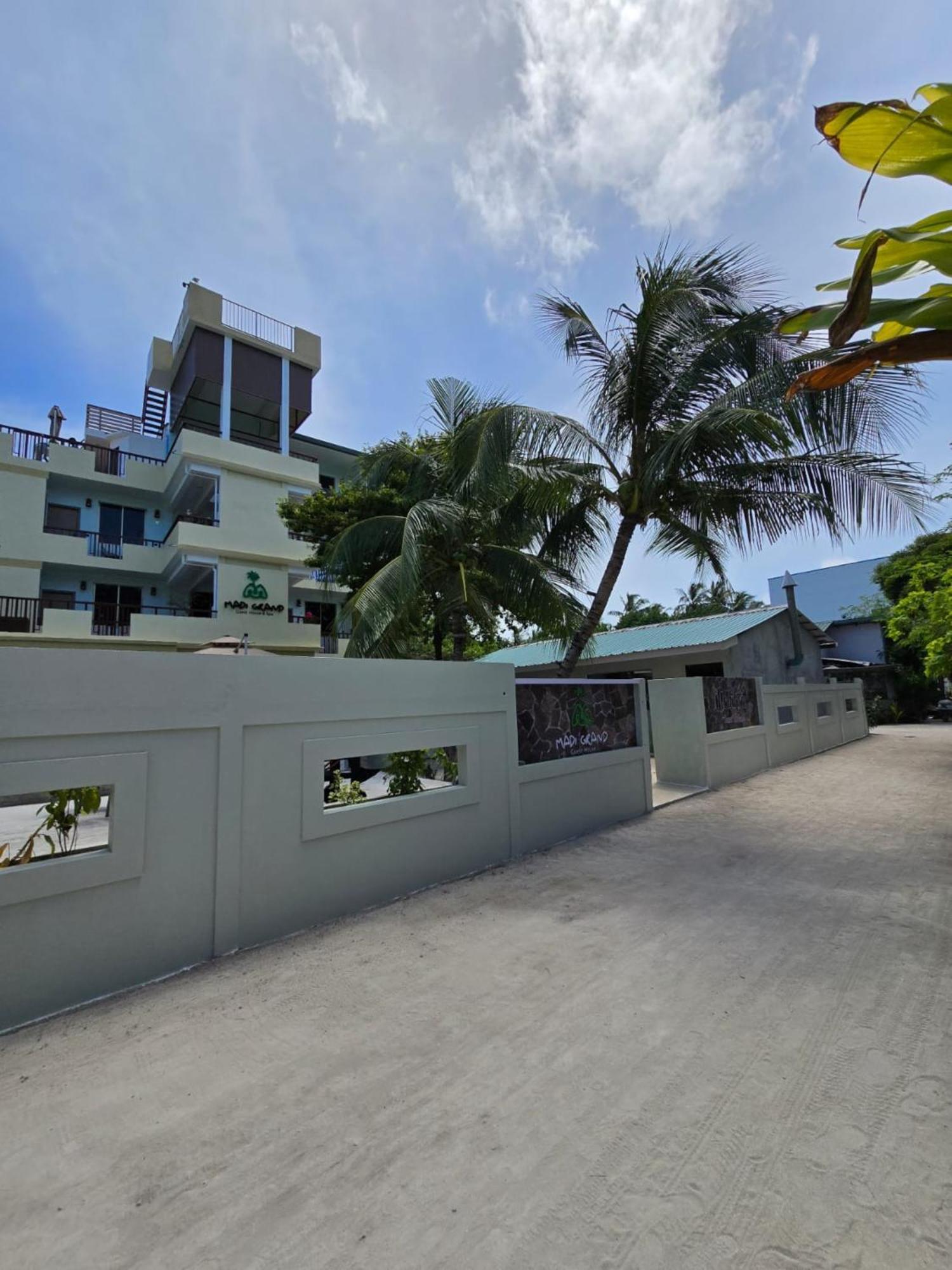 Madi Grand Maldives Hotel Fulidhoo Exterior photo